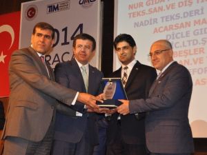 Acarsan’a İhracat Şampiyonluk Ödülü Ekonomi Bakanı Zeybekçi’den