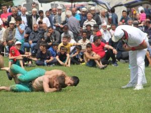 Geleneksel Bekteşağa Şenlikleri Başladı