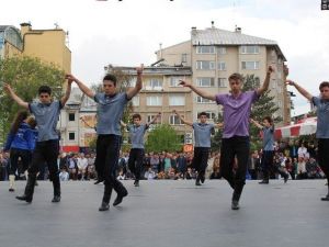 Halk Oyunları Provalarına Vatandaşlar Yoğun İlgi Gösterdi