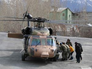 Hakkari’de Askeri Helikopter 3 Günlük Bebek İçin Havalandı