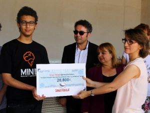 Ankaralı Öğrencilerden Örnek Davranış