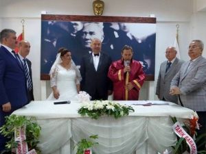 AK Parti Ve MHP Milletvekili Adayları Nikahta Buluştu