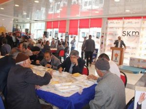 AK Parti Van İl Teşkilatı Tarafından Birlik Ve Beraberlik Yemeği Düzenlendi