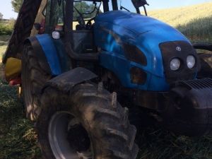 Traktör Devrilen, Yara Almadan Kurtuldu