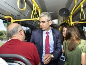 MHP’li Tarkan Akıllı Halk Otobüsünde Oy İstedi