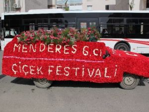 Menderes Çiçek Festivaline Coşkulu Açılış