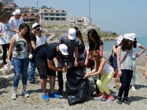 Clk Uludağ Elektrik Mudanya Sahillerini Temizledi