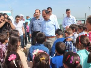Beyşehir Gölü’nde Çocuklara Tekne Turu Hediyesi