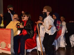 Özel İstikbal Ortaokulu’ndan Sanat Gecesi