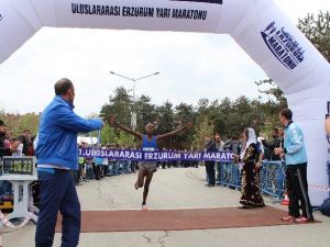 1. Uluslararası Erzurum Yarı Maratonu’na Etiyopyalılar Damgasını Vurdu