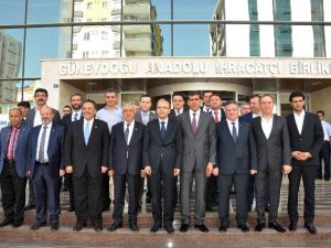 İhracatçılar Habur’da Sorunların Çözülmesini Ve İkinci Kapının Açılmasını İstiyor