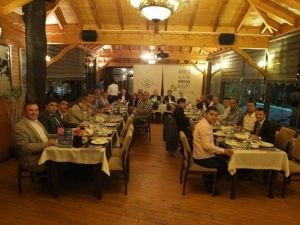 Sakarya Düşünce Ve Dayanışma Platformunda “ Yeni Türkiye Ve Başkanlık Sistemi” Konuşuldu