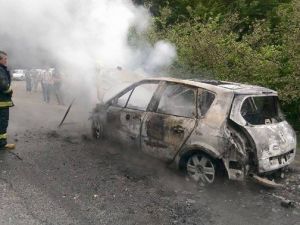 Hareket Halindeki Araç Alev Topuna Döndü