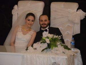Şeyma İle Emre Hayatlarını Görkemli Bir Düğünle Birleştirdiler