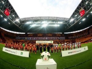 Dev Derbide Gülen Taraf Galatasaray