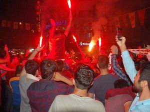 Adıyaman’da, Maç Sonrası Bayram Havası Yaşandı