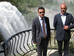 Uzundere Kaymakamı Arslan Ve Belediye Başkanı Özsoy’dan Şelale’ye Davet