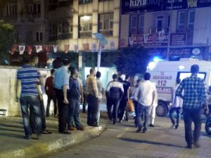 Alkollü Şahıs Yardım Etmek İsteyene Küfredince Kavga Çıktı