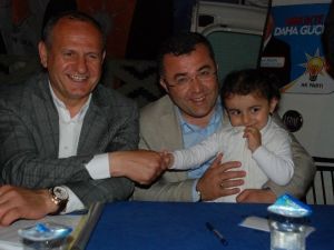 AK Parti’ye Sevgi Büyüyor