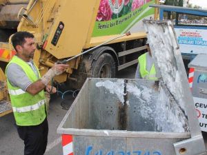 Çöp Konteynerleri Dezenfekte Ediliyor