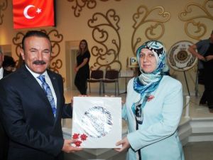 İzmek Kursiyerlerin Eserleri Göz Kamaştırıyor