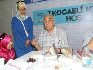 Doğan Cüceloğlu Kitap Fuarında Söyleşi Gerçekleştirdi