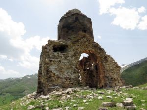 Arakelots Ermeni Manastırı Köstebek Yuvasına Döndü