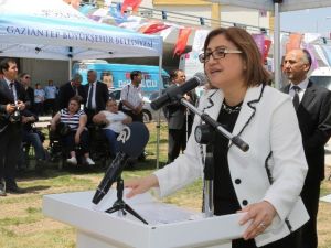 Büyükşehir Belediyesi Aktif Yaşam Ve Eğitim Merkezi Açıldı