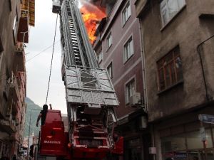 Ordu’da 3 Evin Çatısı Alevlere Teslim Oldu