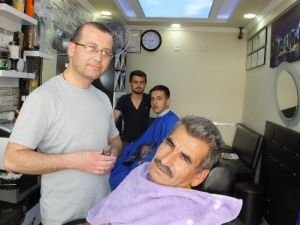 Burhaniye’de Berberlerde Modernlik Yarışı