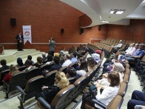 Valilikten “Bilinçli Aile, Başarılı Öğrenci” Eğitimi
