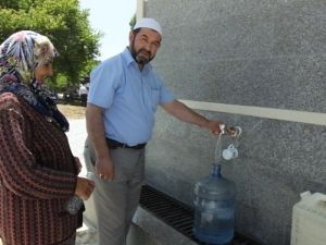 Burhaniyeli Hayırsever 14 Kilometreden Su Getirerek Hayır Yaptı