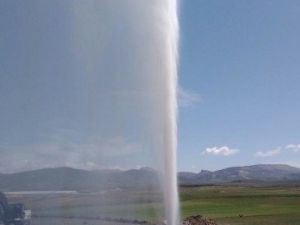 Termal Kuyudan 30 Metre Su Fışkırdı