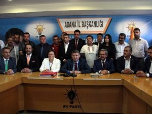 AK Parti’ye Büyük Katılım