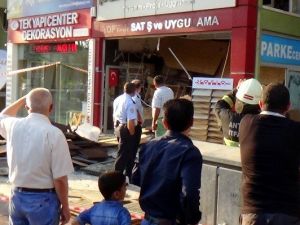 Parke Dükkanının Asma Tavanı Çöktü: 3 Yaralı