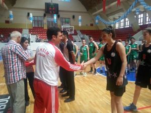 Adana’da Gençlik Kupası Basketbol Turnuvası