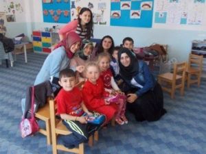 Gediz’de Anaokulu Öğrencilerine Diş Karnesi Verildi