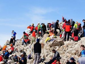 Aksaraylı Dağcılar Dedegöl Dağı Zirvesinde Buluştu