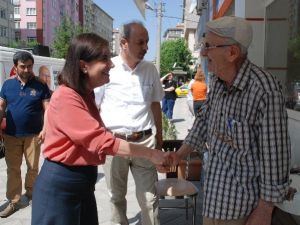 CHP Milletvekili Adayları Ziyapaşa Caddesi Esnafını Ziyaret Etti