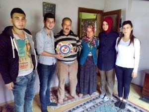 Gediz Shmyo Öğrencileri Şehit Ailelerini Ziyaret Etti