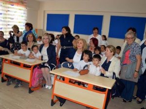 Edremit Yardımseverler Derneği Eğitimde Hizmete Doymuyor