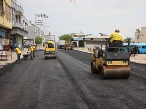 Büyükşehir’den Yüreğir Ve Seyhan’da Asfalt Hizmeti