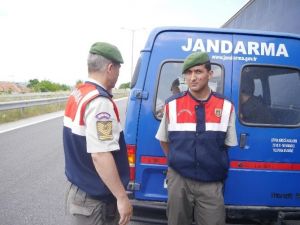 Kapıkule’de Bekleyen Tır Şoförlerinin Korkulu Rüyası ’Kaçak Göçmenler’