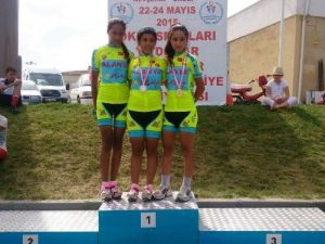 Belediyespor Bisiklet Ve Triathlon Yarışlarında Yine Şampiyon