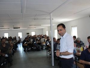 Kürşat Tuna İşçilerle Yemek Yedi
