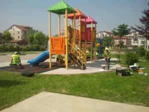 Kartepe’de Parkların Zeminine Kauçuk Döşeniyor