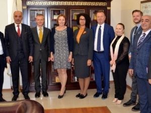 İşadamlarına, Schengen Vizesi Anlatıldı