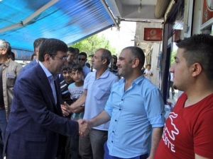 Bakan Yılmaz, Şehitlik Esnafını Ziyaret Etti