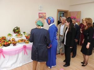 Altındağlı Kadınların Eserleri Yılsonu Sergisinde