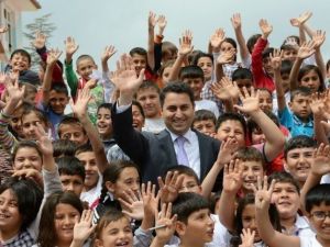 Başkan Eroğlu, Başarılı Öğrencileri Ödüllendirdi